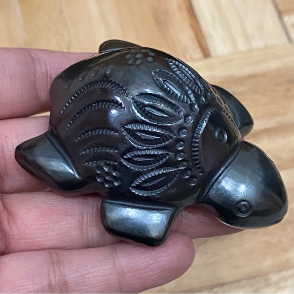 Vintage Black Ceramic Owl and Turtle Mini Figurine - Picture 9 of 10